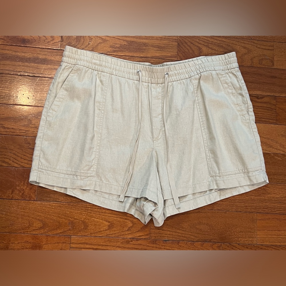 Gap Women's XL Lightweight Linen Blend Shorts
